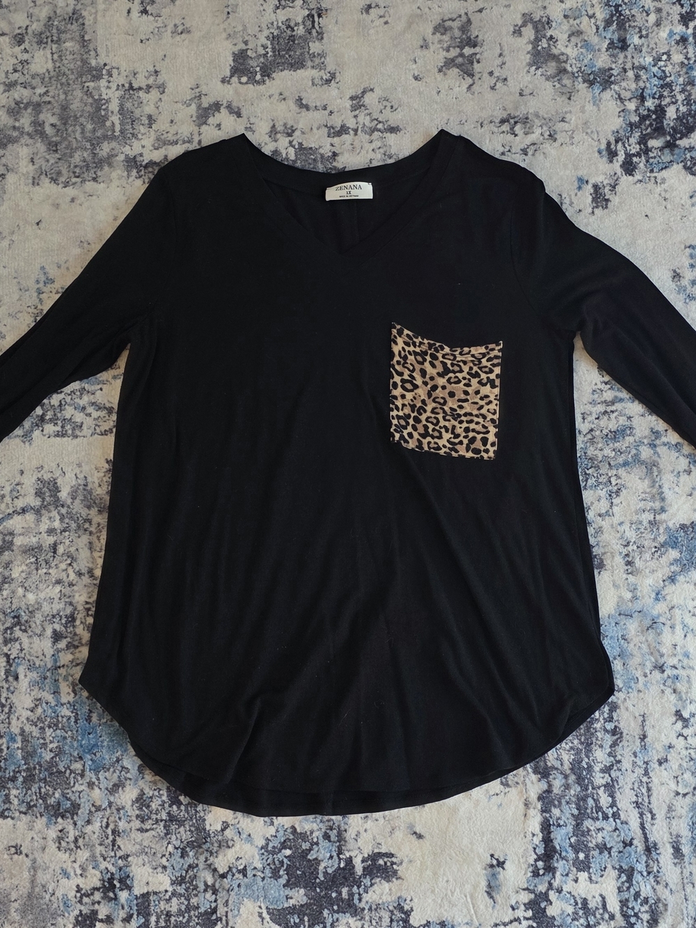 💥💥5 For $25 Zenana Outfitters Black Long Sleeve V-Neck Top with Leopard Pocket